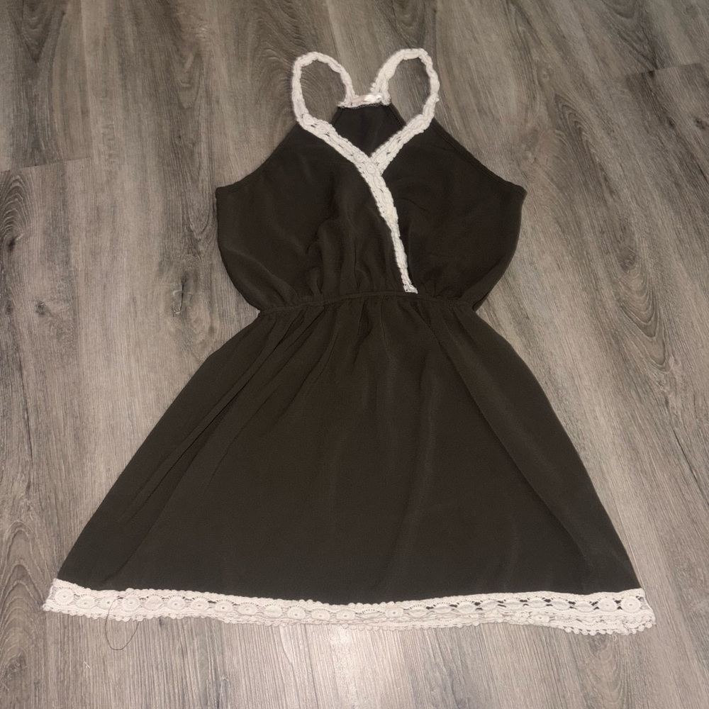 Tea N Rose — Olive Dress with White Lace Trim